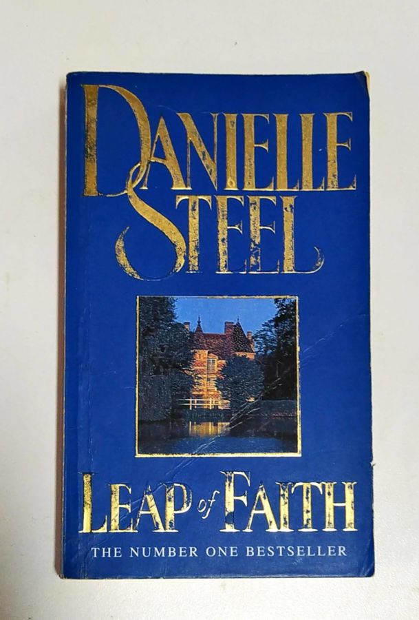 <a href="https://www.touchelivros.com.br/livro/leap-of-faith/">Leap of Faith - Danielle Steel</a>