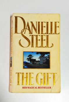 <a href="https://www.touchelivros.com.br/livro/the-gift/">The Gift - Danielle Steel</a>