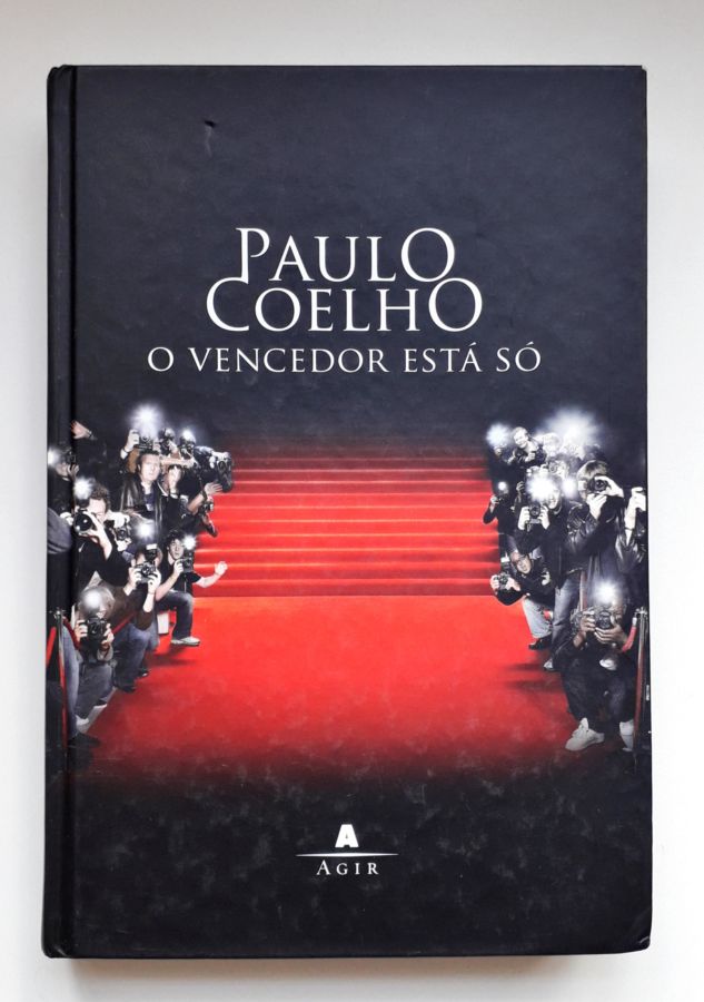 <a href="https://www.touchelivros.com.br/livro/o-vencedor-esta-so-2/">O Vencedor Está Só - Paulo Coelho</a>