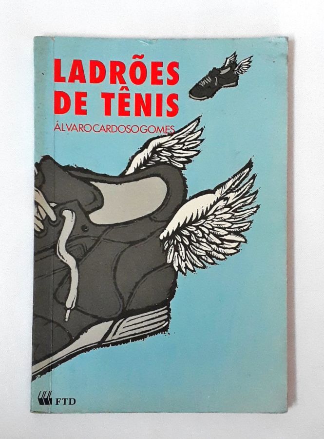 <a href="https://www.touchelivros.com.br/livro/ladroes-de-tenis/">Ladrões de Tênis - Álvaro Cardoso Gomes</a>