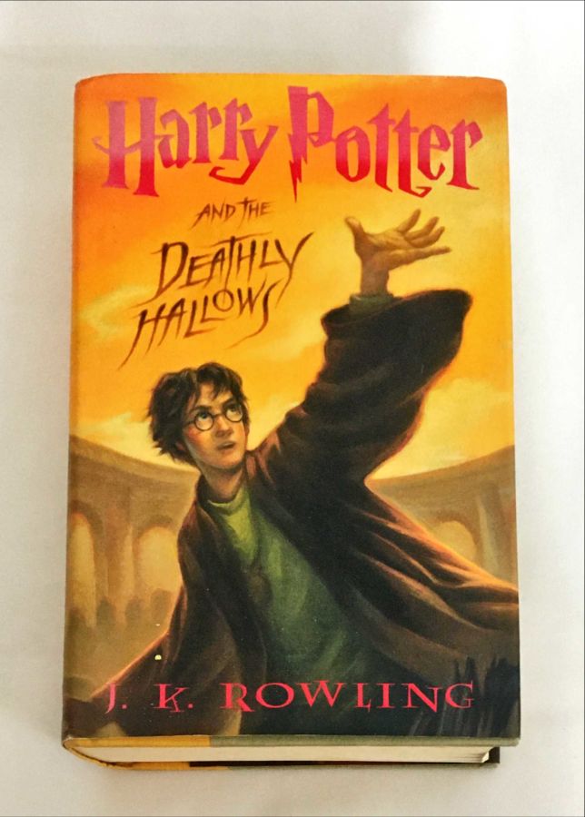 <a href="https://www.touchelivros.com.br/livro/harry-potter-and-the-deathly-hallows-2/">Harry Potter and the Deathly Hallows - J.K. Rowling</a>