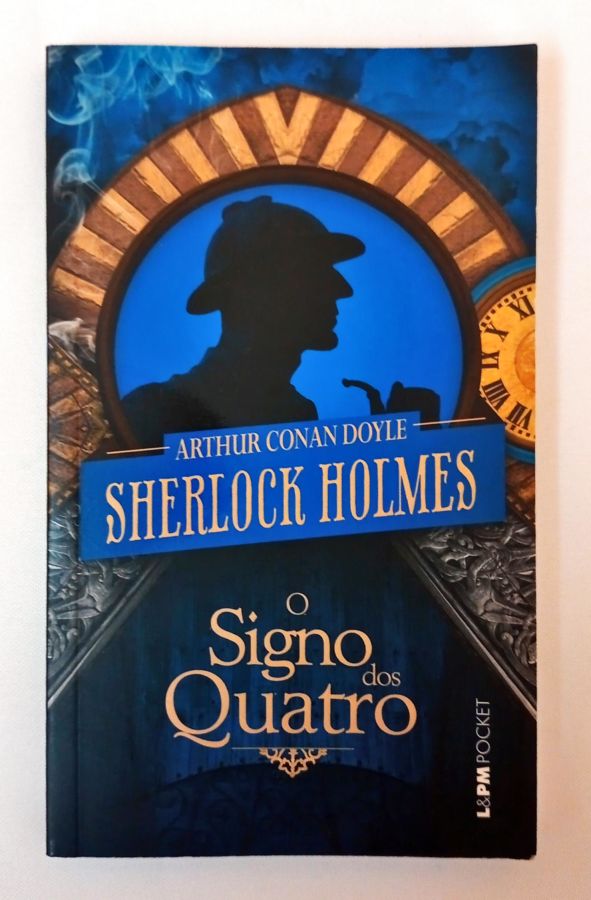 <a href="https://www.touchelivros.com.br/livro/os-signos-dos-quatro/">Os Signos dos Quatro - Sir Arthur Conan Doyle</a>