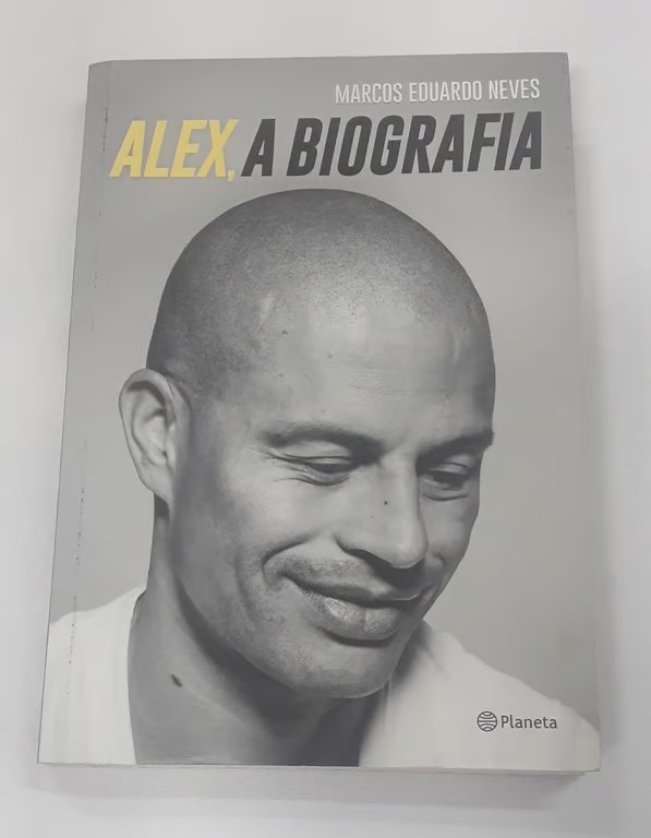 <a href="https://www.touchelivros.com.br/livro/alex-a-biografia/">Alex, A biografia - Marcos Eduardo Neves</a>