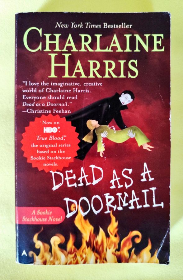 <a href="https://www.touchelivros.com.br/livro/dead-as-a-doornail/">Dead as a Doornail - Charlaine Harris</a>