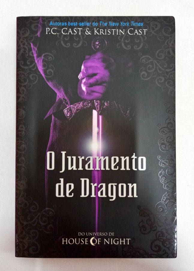 <a href="https://www.touchelivros.com.br/livro/o-juramento-de-dragon/">O Juramento de Dragon - P. C. Cast e Kristin Cast</a>