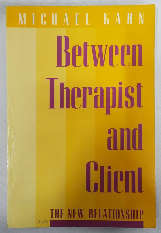 <a href="https://www.touchelivros.com.br/livro/between-therapist-and-client/">Between Therapist and Client - Michael Kahn</a>