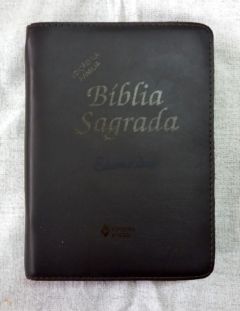 <a href="https://www.touchelivros.com.br/livro/biblia-sagrada-9/">Bíblia Sagrada - Vários Autores</a>