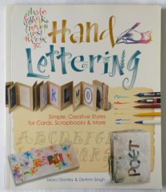 <a href="https://www.touchelivros.com.br/livro/hand-lettering-2/">Hand Lettering - Marci Donley & Deann Singh</a>