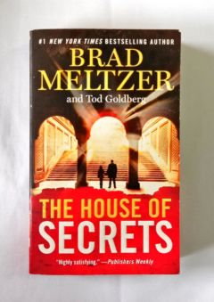 <a href="https://www.touchelivros.com.br/livro/the-house-of-secrets/">The House of Secrets - Brad Meltzer</a>
