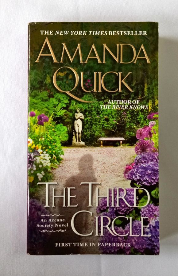 <a href="https://www.touchelivros.com.br/livro/the-third-circle/">The Third Circle - Amanda Quick</a>