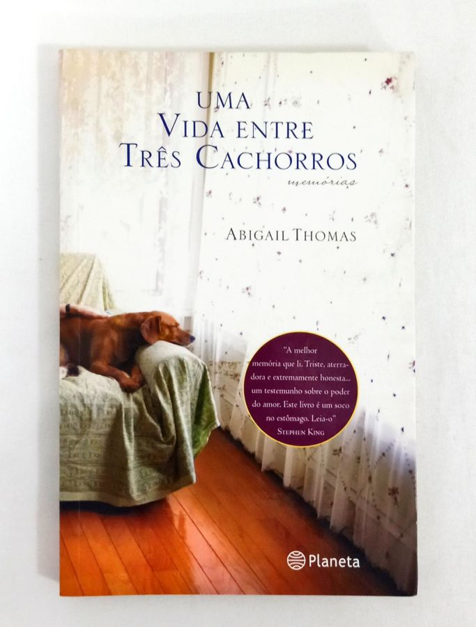 <a href="https://www.touchelivros.com.br/livro/uma-vida-entre-tres-cachorros-2/">Uma Vida Entre Três Cachorros - Abigail Thomas</a>