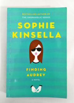 <a href="https://www.touchelivros.com.br/livro/finding-audrey/">Finding Audrey - Sophie Kinsella</a>