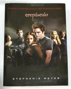 <a href="https://www.touchelivros.com.br/livro/crepusculo-com-poster/">Crepúsculo (Com Poster) - Stephenie Meyer</a>