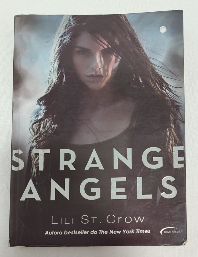 <a href="https://www.touchelivros.com.br/livro/strange-angels-livro-1/">Strange Angels – Livro 1 - Lili St. Crow</a>