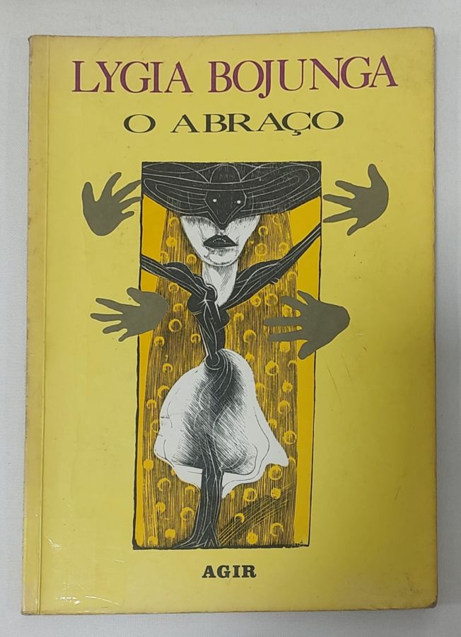 <a href="https://www.touchelivros.com.br/livro/o-abraco/">O Abraço - Lygia Bojunga Nunes</a>